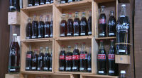 Un vigués ten máis de 700 botellas de Coca-Cola de todo o mundo