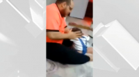 Golpea o seu bebé por non saber andar