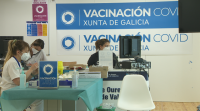 Comezan a vacinar en Santiago 1.100 persoas que non acudiran á súa cita
