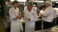 Coñecemos a Adrián, un estudante de cociña que foi seleccionado para concursar en Madrid Fusión