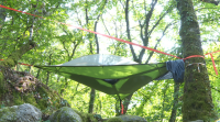 Tendas de campaña penduradas das árbores, unha experiencia diferente na Ribeira Sacra