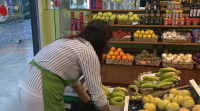 Agrídena por vender froita catalá na Coruña