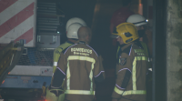 Un incendio nun transfornador nun centro comercial de Santiago deixa sen luz varios negocios