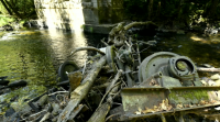 Os vagóns do Sil reabren a polémica en Lalín por outro vagón abandonado no río Deza hai máis de 50 anos