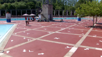 As piscinas públicas de Santiago parcelan as zonas comúns para garantir a distancia