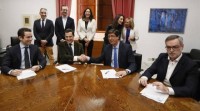Vox alcanza un acordo co PP para apoiar a investidura de Juanma Moreno