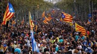 Milleiros de persoas maniféstanse en Barcelona contra a sentenza do 'procés'