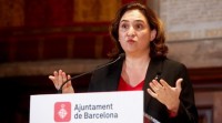 Colau fala con Sánchez e pide que lle colla o teléfono a Torra, aínda que sexa para discrepar