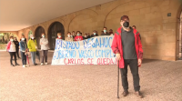 Protestan contra o desafiuzamento dun home con esclerose que reside nun piso do bispado de Bilbao