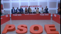 O PSOE e o PP buscan gañar votos no centro