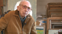 O pintor vigués Luís Torras segue en activo aos seus 106 anos
