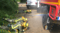 Os equipos de emerxencias realizan un simulacro en Salvaterra para preparar a loita contra os incendios
