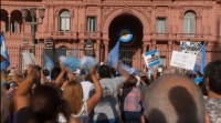 Milleiros de persoas protestan na Arxentina contra o Goberno polo escándalo das vacinas