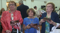Tres galegas premiadas coa Barca de Sálvora por manter viva a cultura galega en América
