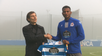Presentación de Uche Agbo, que segue sen ficha