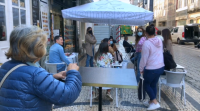Expertos propoñen pedir certificado para entrar no supermercado en Portugal