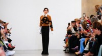 Victoria Beckham presenta os seus deseños na Semana da Moda de Londres