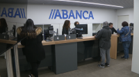 Abanca pecha o primeiro semestre cun beneficio de 133 millóns, case a metade ca hai un ano