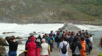 O temporal impide aos turistas atravesar o dique das Cíes