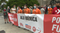 Os traballadores de Alu Ibérica piden unha solución de futuro para a planta