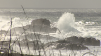 A costa da Coruña e de Pontevedra, en alerta laranxa esta noite polas ondas