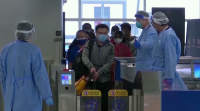 A China suspende a entrada dos estranxeiros desde o Reino Unido