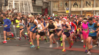 Un ano máis, milleiros de corredores enchen as rúas galegas pola San Silvestre
