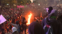 En México, manifestantes encapuchadas provocaron disturbios