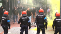Un mitin de Abascal en Sestao acaba en agresións, cargas policiais e unha deputada de Vox ferida
