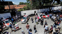 Adolescentes atacan a tiros unha escola do Brasil e deixan dez mortos