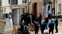 Despregamento policial na contorna do Obradoiro para reducir unha muller que ameazaba con autolesionarse