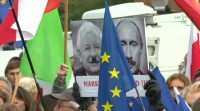 Milleiros de persoas saen ás rúas polacas en defensa da Unión Europea