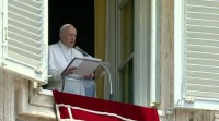 O Papa, hospitalizado en Roma para ser operado por un problema de colon