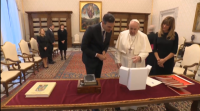 O Papa apela ante Pedro Sánchez a "construír a patria con todos"