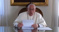 O papa avoga por un salario universal e pola redución da xornada laboral