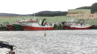 Detectados 14 positivos en tripulantes dun barco en Burela, todos eles veciños da Mariña