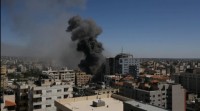 Israel intensifica os ataques sobre Gaza e destrúe unha torre con medios internacionais