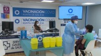 Avanza a vacinación, con citas nos hospitais de Santiago e Ferrol e nos centros de saúde