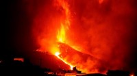 O aumento da actividade explosiva do volcán obriga a evacuar máis barrios da Palma