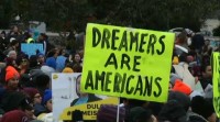 O Supremo dos EUA mantén en pé o programa para mozos inmigrantes