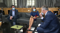 Carmen Calvo non cre que a marcha do rei sexa unha fuxida
