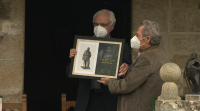 O escultor Manuel Buciños recolle o Premio Trasalba 2020, adiado pola covid