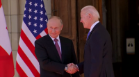 Biden e Putin pactan a volta de embaixadores e cooperar en ciberseguridade