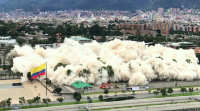 Demolición controlada do edificio do Ministerio de Defensa en Bogotá