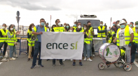 Traballadores de Ence levan á Toxa as súas protesas pola continuidade da factoría