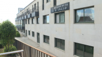 Dous falecementos e catro positivos máis vinculados coa residencia do Incio