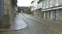 Veciños de 126 concellos portugueses, entre eles Lisboa e Porto, deberán quedar na casa