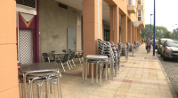 Veciños do Burgo denuncian os incumprimentos dunha cafetería que asegura que ten todo en regra