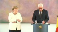 Merkel volve sufrir un visible tremor corporal nun acto en Berlín