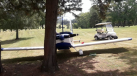 Un fallo mecánico obriga o piloto dun ultralixeiro a aterrar no campo de golf en Mondariz-Balneario